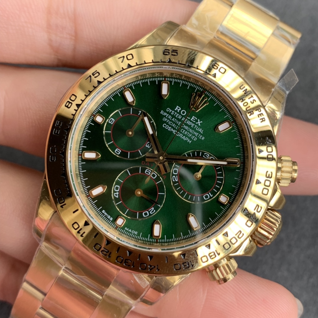 Noob Factory Replica Rolex Daytona Sarı Altın Yeşil Kadran ve Super Clone 4130 Mekanizmalı — 3. fotoğraf