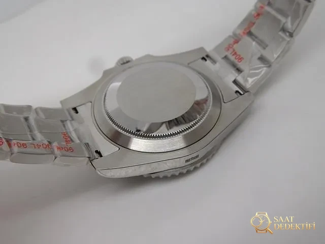 V8 Rolex Submariner 116610 Siyah Kasa Arkası