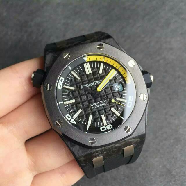 Audemars Piguet 15706 Karbon Replika