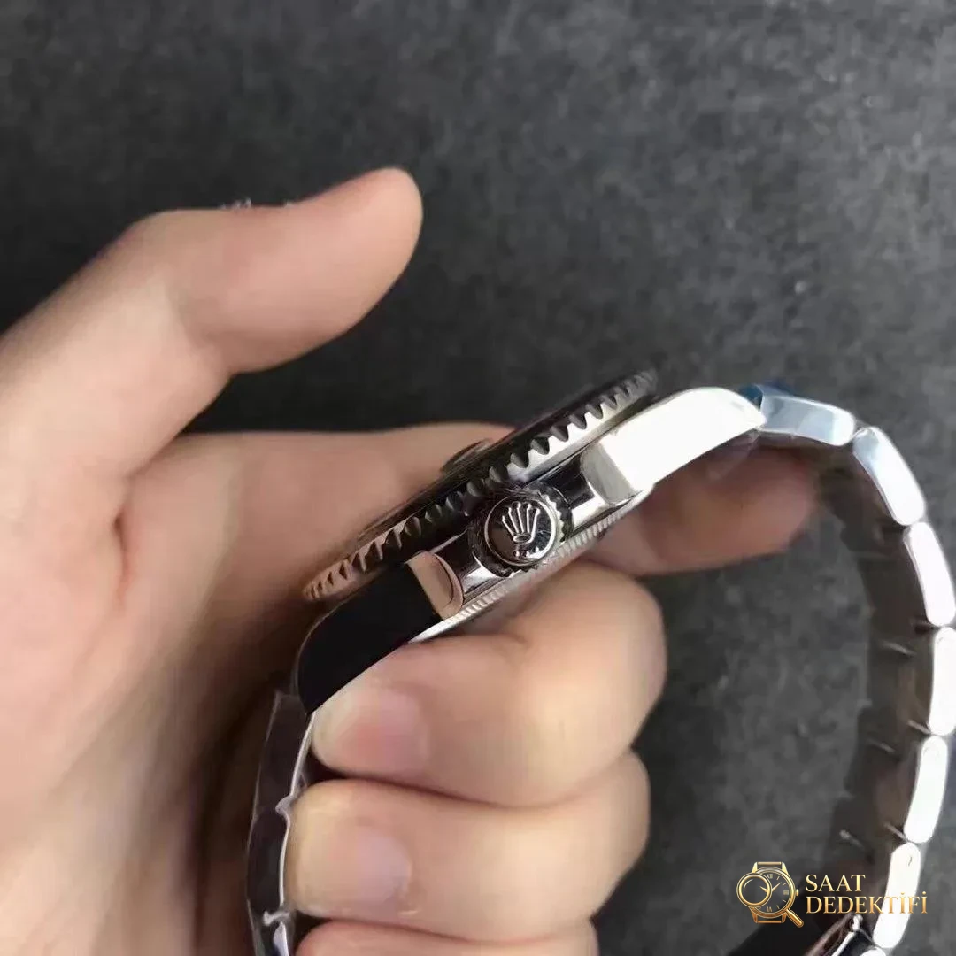 Réplique Rolex GMT Master II 116710LN Couronne