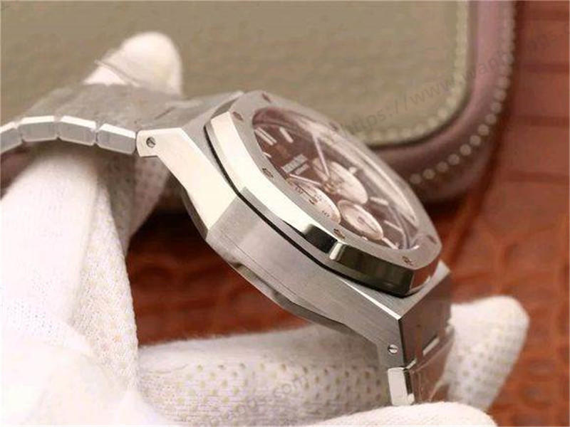 OM Factory Audemars Piguet AP26331 panda kadran saat incelemesi — 2. fotoğraf