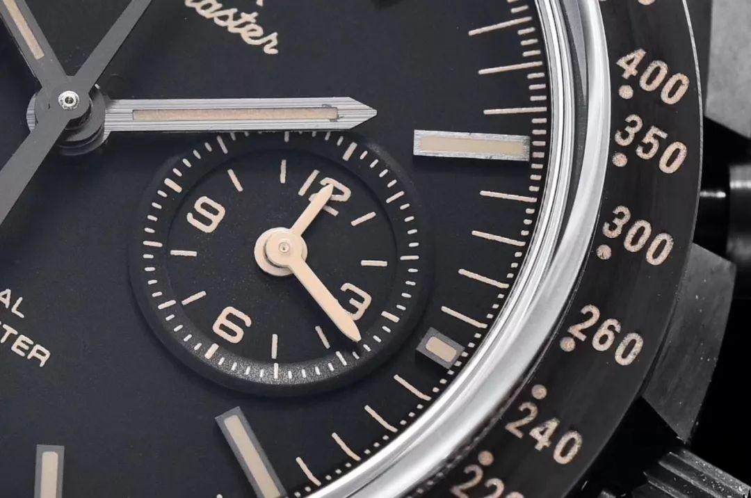 OM Factory Omega Speedmaster "Dark Side of the Moon" Vintage Siyah Seramik Saat — Orijinalle Karşılaştırmalı İnceleme — 12. fotoğraf