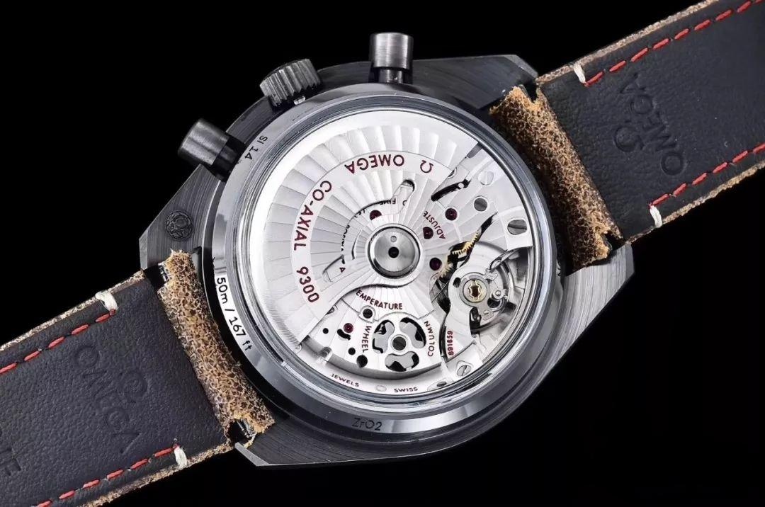 OM Factory Omega Speedmaster "Dark Side of the Moon" Vintage Siyah Seramik Saat — Orijinalle Karşılaştırmalı İnceleme — 24. fotoğraf