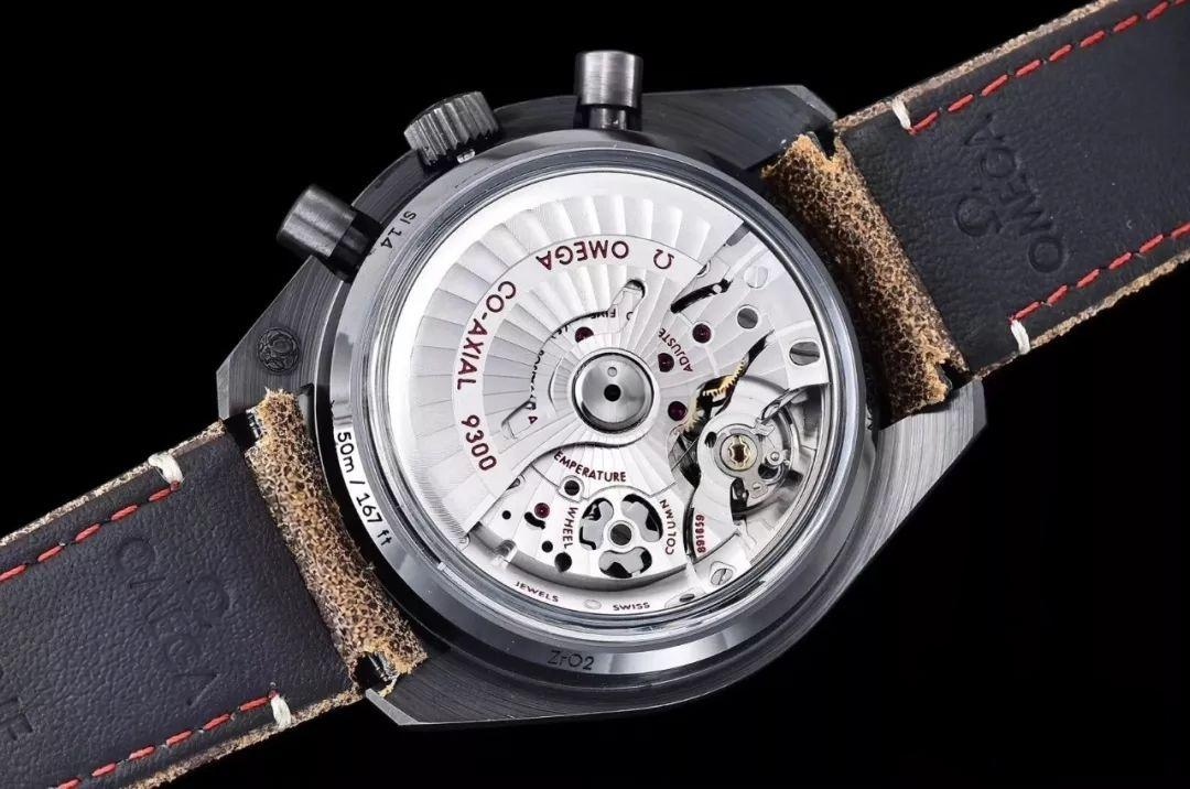 OM Factory Omega Speedmaster "Dark Side of the Moon" Vintage Siyah Seramik Saat — Orijinalle Karşılaştırmalı İnceleme — 16. fotoğraf