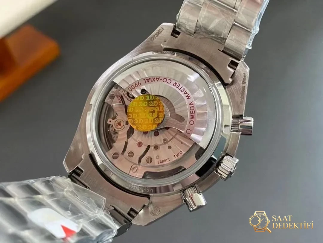 OM Factory Omega Speedmaster Racing kronografın mekanizma fonksiyonlarının hepsi kullanılabiliyor mu? - Arka Kapak ve Mekanizma Detayı