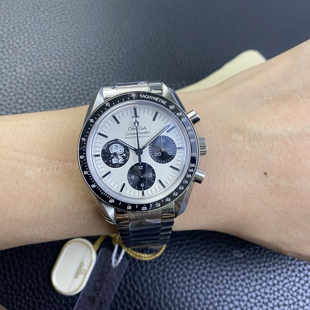 OM Factory Omega Speedmaster Snoopy 50. Yıl Modelinin İşçiliğine Kısa Bir Bakış — 1. fotoğraf