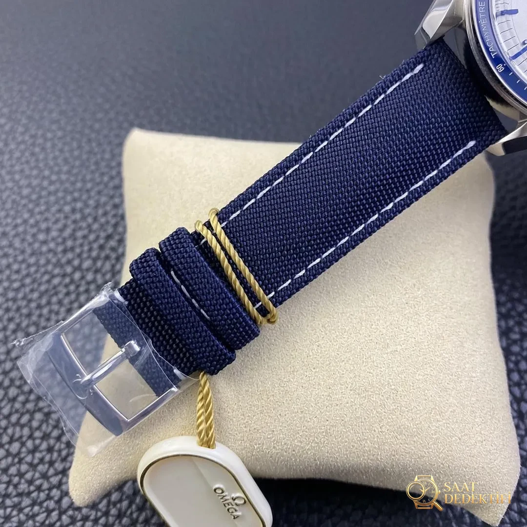 A Brief Look at the Craftsmanship of the OM Factory Omega Speedmaster Snoopy 50th Anniversary Model - Crown Protection and Adjustment Function