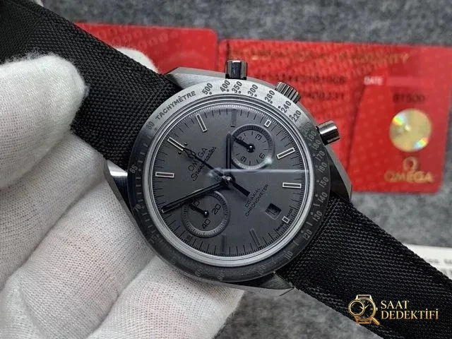 OM Factory Replica Omega Speedmaster Dark Side of the Moon “Black” Clone 9300 Mekanizmalı - Klips Kilidi ve Lazer Damgalar