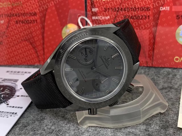 OM Factory Replica Omega Speedmaster Dark Side of the Moon “Black” Clone 9300 Mekanizmalı — 10. fotoğraf