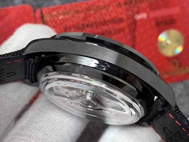 OM Factory Replica Omega Speedmaster Dark Side of the Moon “Black” Clone 9300 Mekanizmalı — 12. fotoğraf