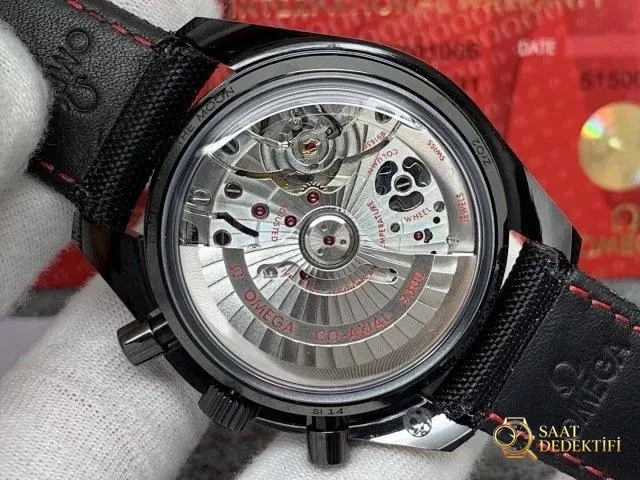 OM Factory Replica Omega Speedmaster Dark Side of the Moon “Black” Clone 9300 Mekanizmalı - Kasa Çeliği ve Polisaj Kalitesi