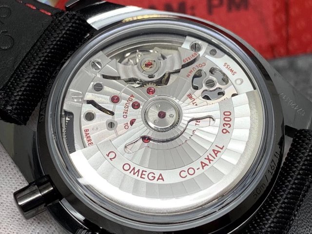 OM Factory Replica Omega Speedmaster Dark Side of the Moon “Black” Clone 9300 Mekanizmalı — 14. fotoğraf