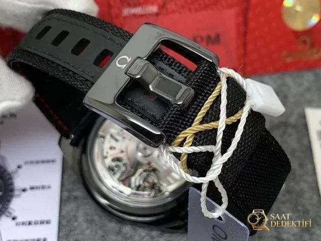 OM Factory Replica Omega Speedmaster Dark Side of the Moon “Black” Clone 9300 Mekanizmalı - Bilezik Bakla Ayrımı ve Pim Yapısı