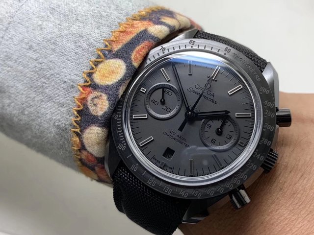 OM Factory Replica Omega Speedmaster Dark Side of the Moon “Black” Clone 9300 Mekanizmalı — 17. fotoğraf