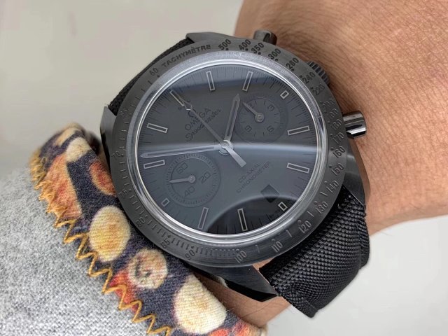 OM Factory Replica Omega Speedmaster Dark Side of the Moon “Black” Clone 9300 Mekanizmalı — 20. fotoğraf