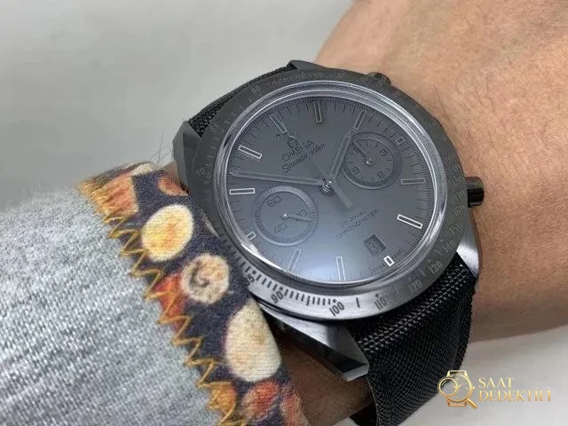 OM Factory Replica Omega Speedmaster Dark Side of the Moon “Black” Clone 9300 Mekanizmalı - Kordon Dokusu ve Dikiş Detayları