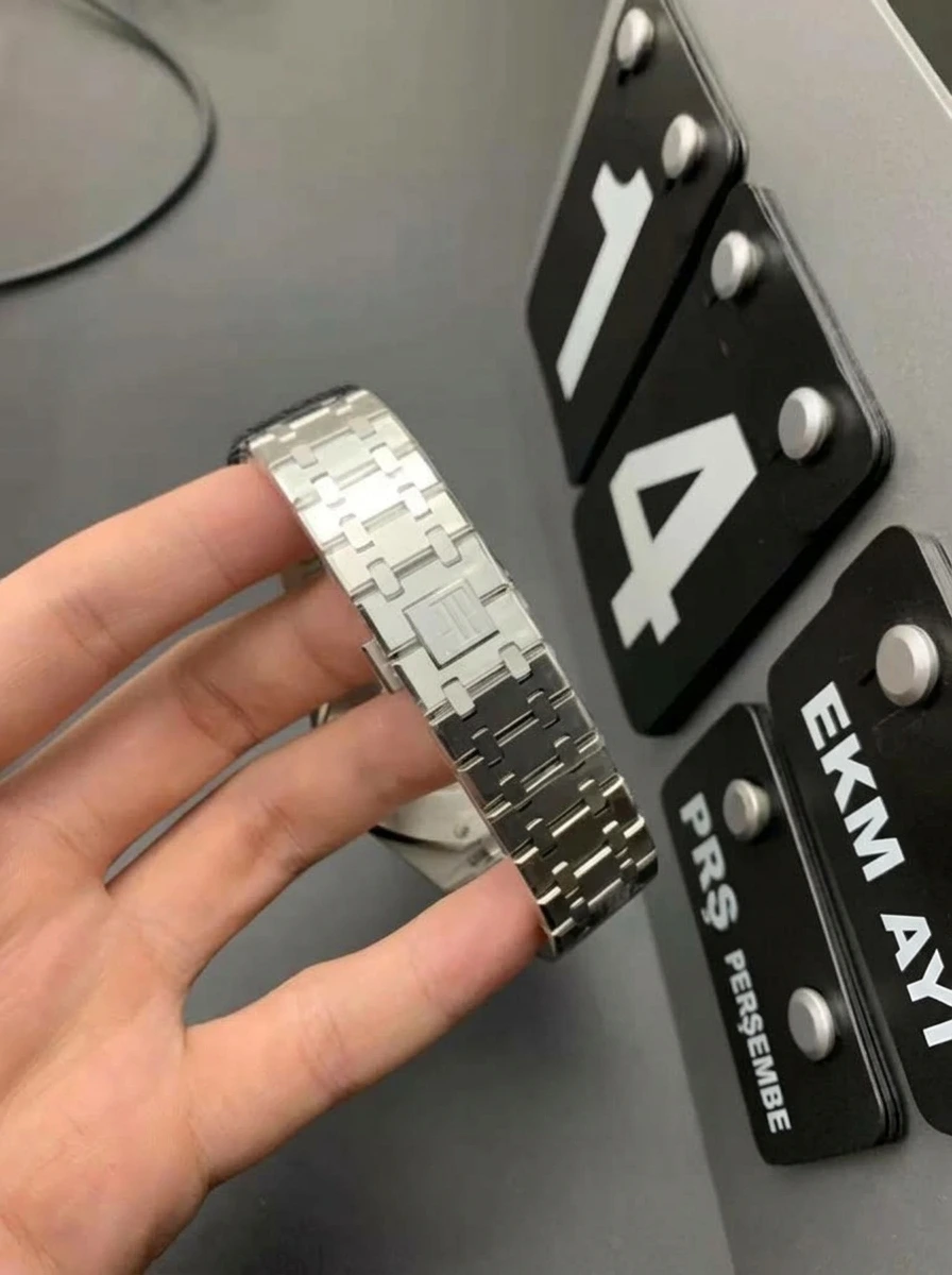 Audemars Piguet Royal Oak Kronograf Beyaz Bilezik