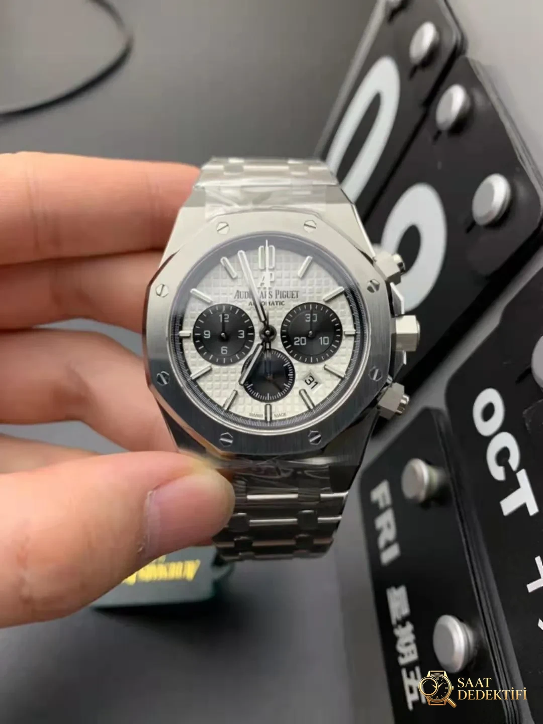 Replika Audemars Piguet Royal Oak Kronograf Siyah Yardımcı Kadranlar