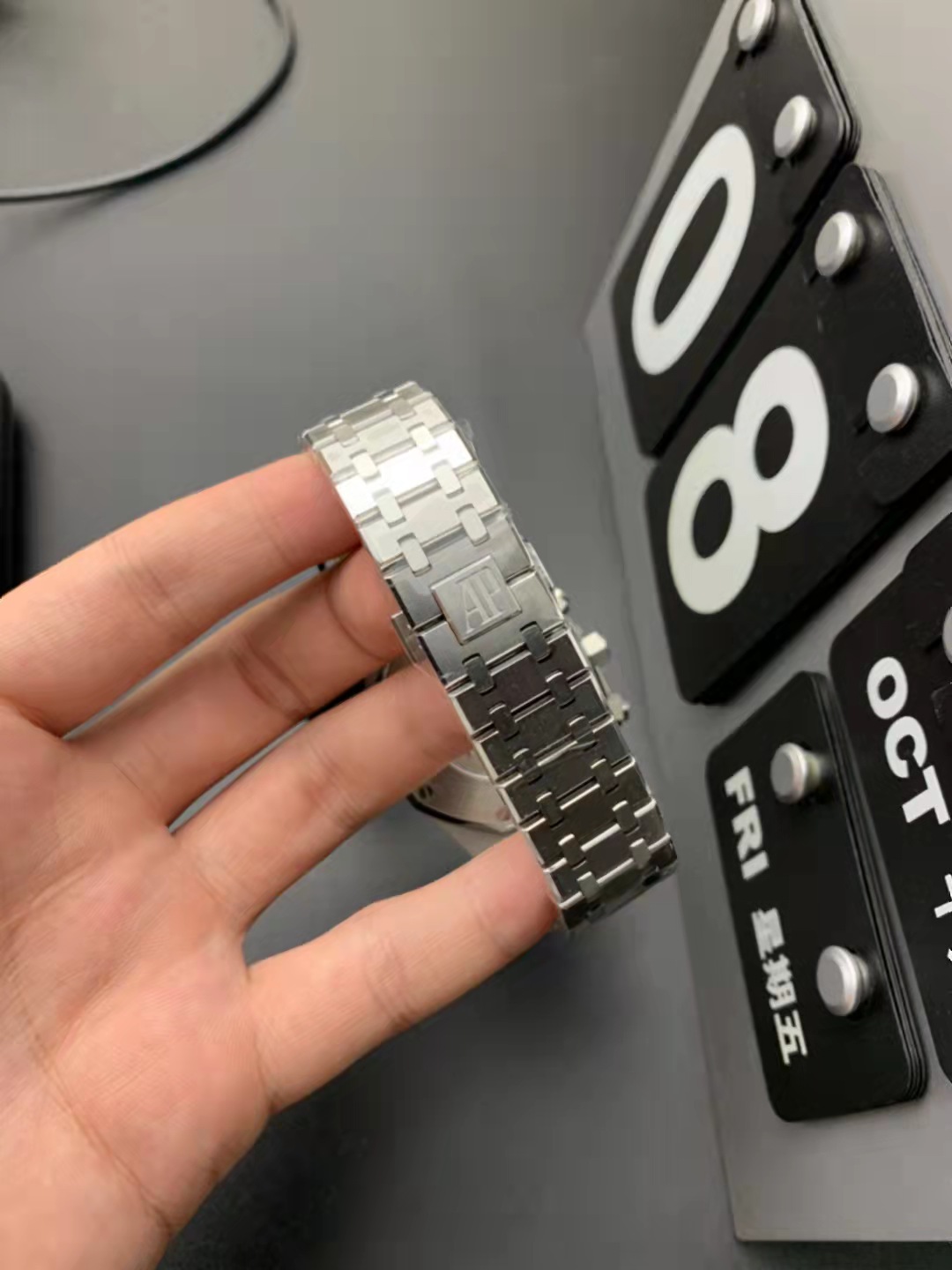 Audemars Piguet Royal Oak Kronograf Siyah Yardımcı Kadran-Bilezik