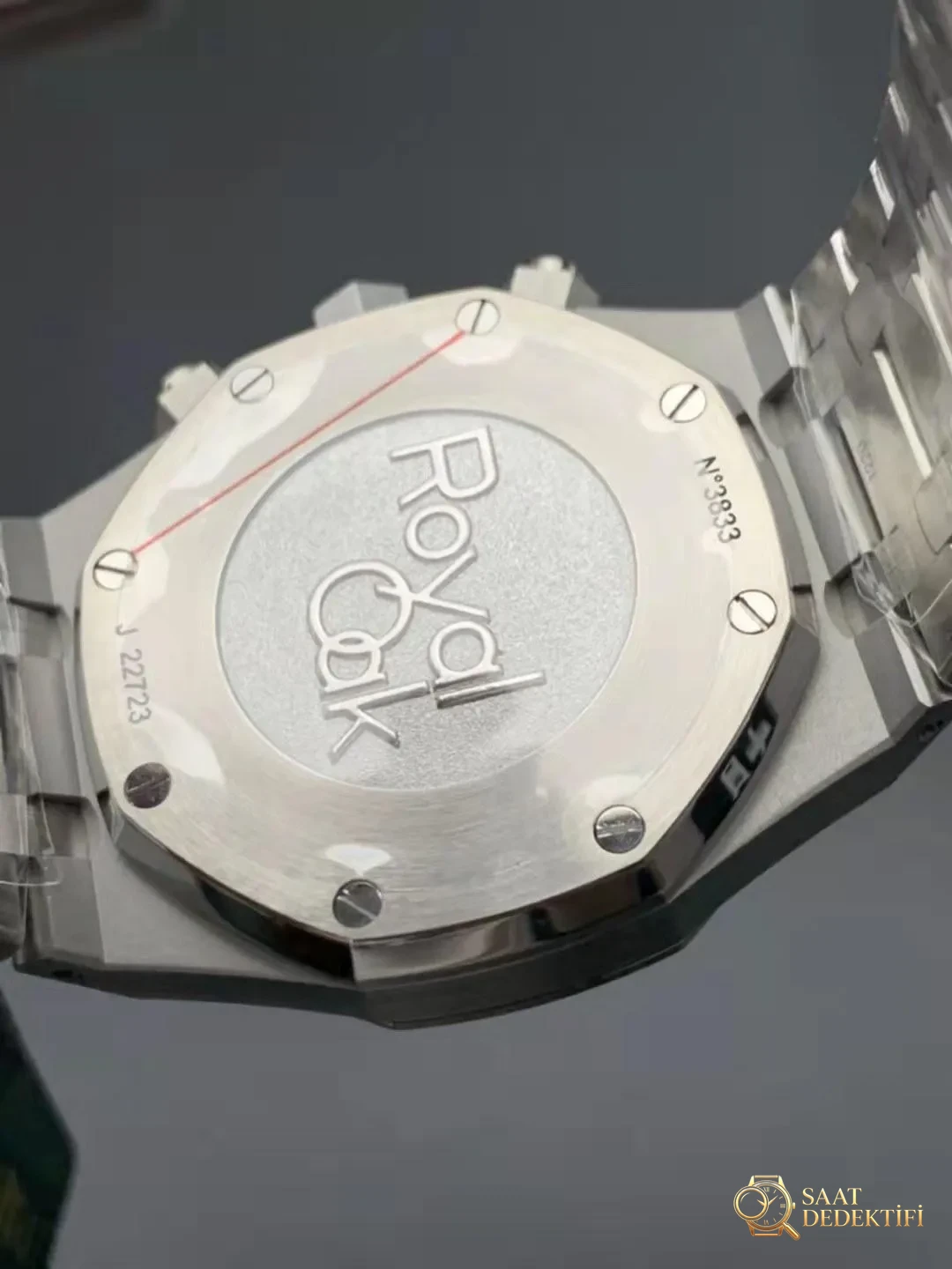 Audemars Piguet Royal Oak Kronograf Siyah Yardımcı Kadran-Kasa Arkası