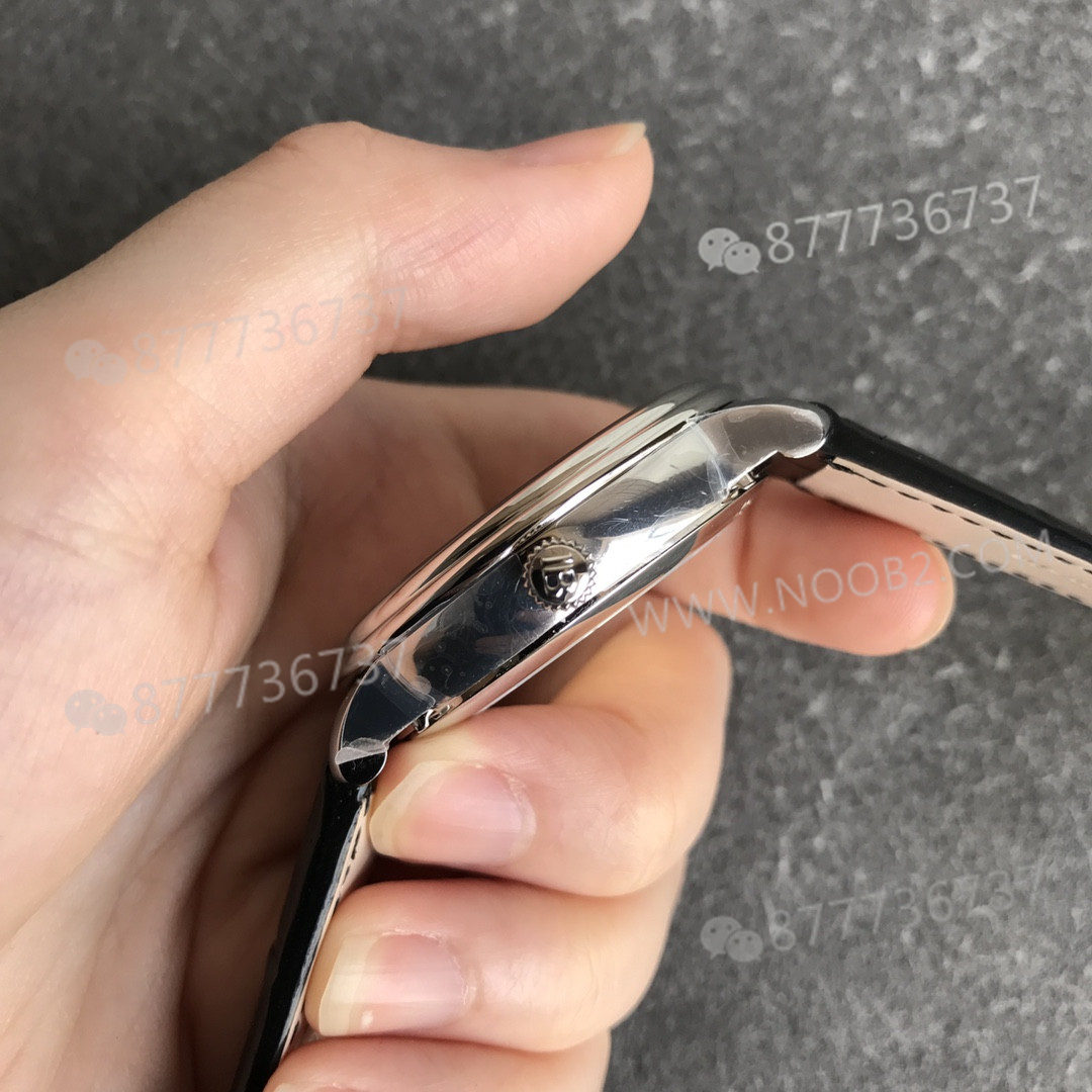 OM Factory V3 sürümü Blancpain 6654 tam takvim ay evreli saatte hangi noktalar geliştirildi? — 5. fotoğraf