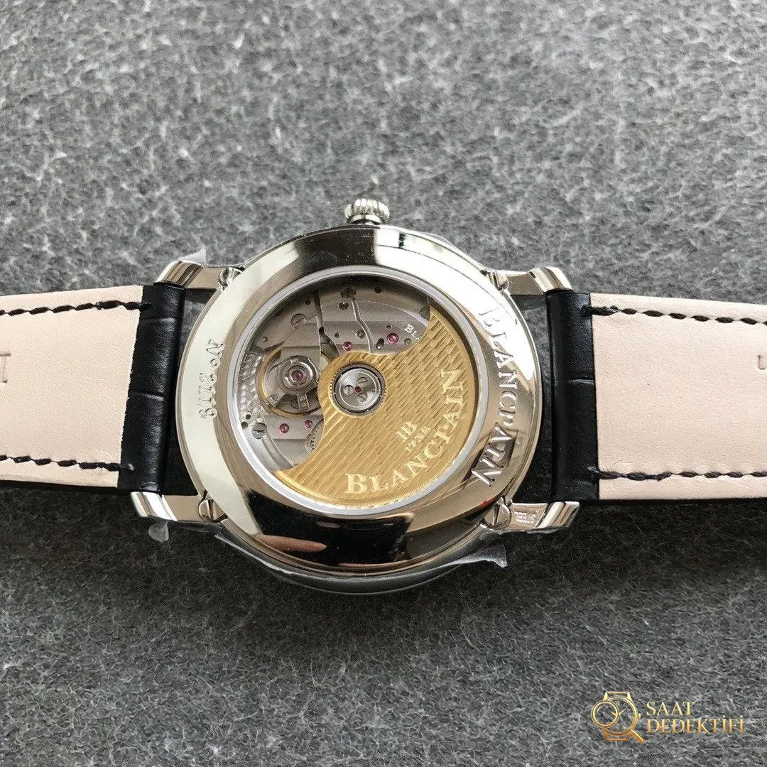 OM Factory V3 sürümü Blancpain 6654 tam takvim ay evreli saatte hangi noktalar geliştirildi? - Klips Kilidi ve Lazer Damgalar