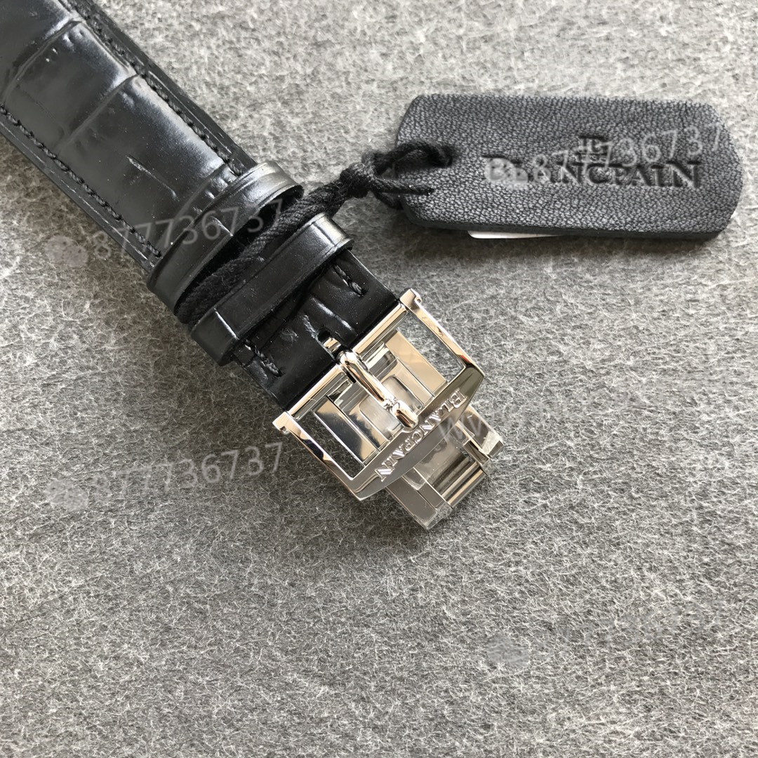 OM Factory V3 sürümü Blancpain 6654 tam takvim ay evreli saatte hangi noktalar geliştirildi? — 8. fotoğraf