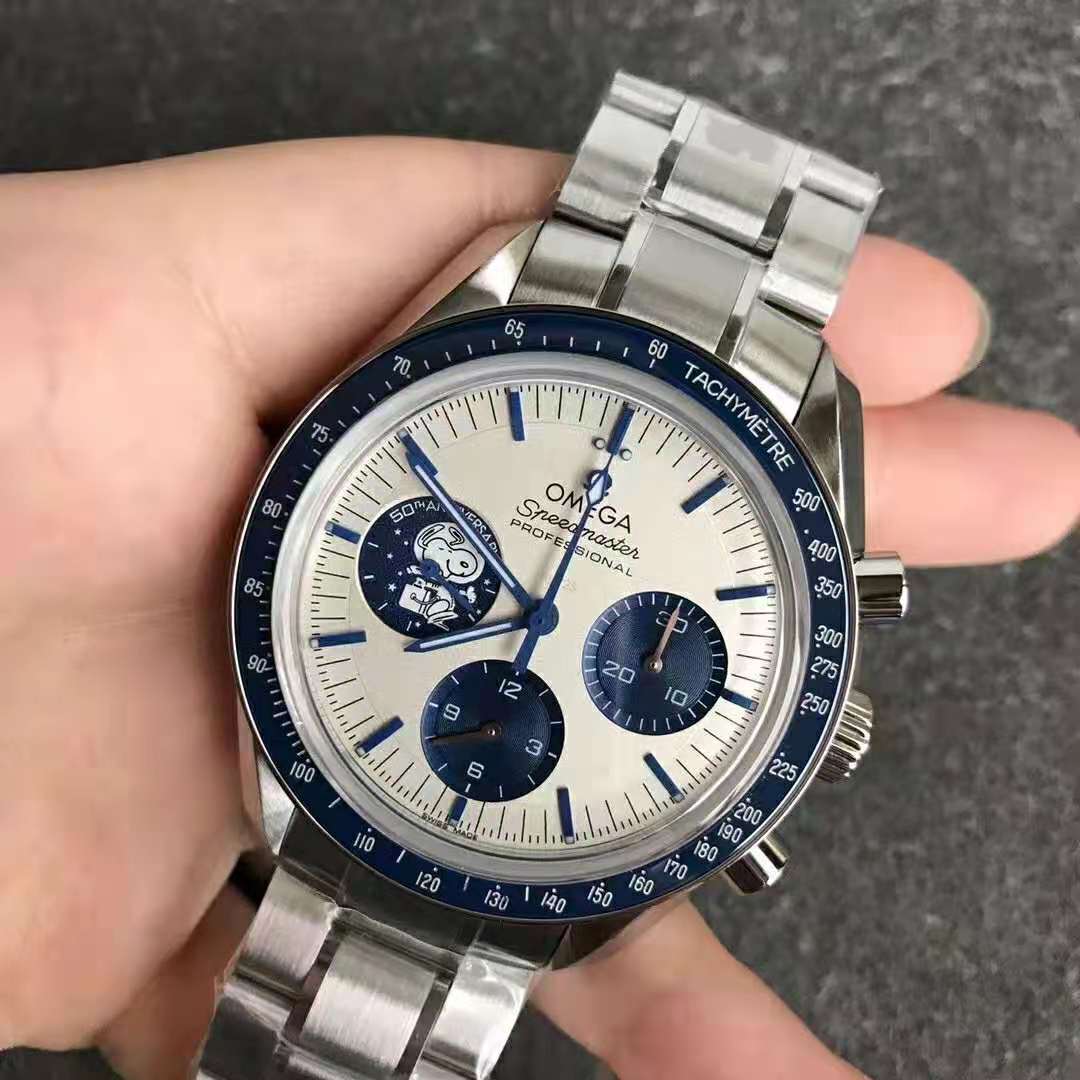 Omega Snoopy Replika