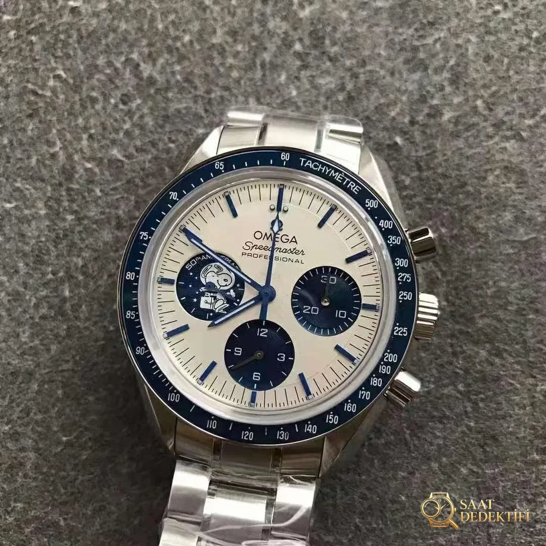 Белый циферблат Omega Speedmaster Snoopy