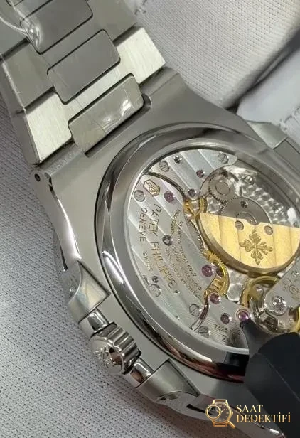 Patek Philippe Nautilus 5712 PPF Factory İncelemesi - Ön Görünüm ve Kasa Tasarımı