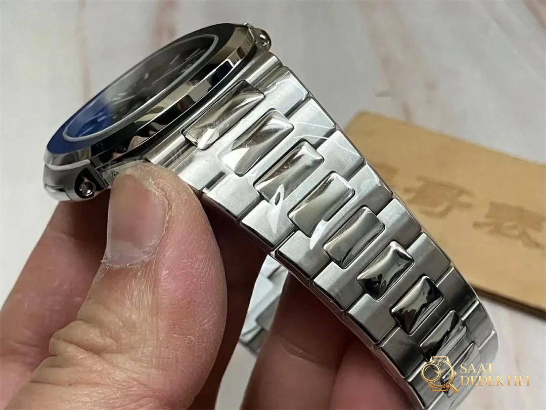 OME Factory Patek Philippe 5712 Nautilus tam modifiyeli, tek seferde bitmiş üst düzey versiyon - Yan Profil ve Kordon Bağlantısı