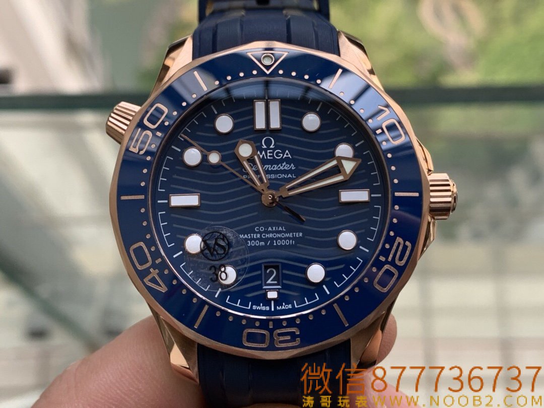 Omega VS yeni Seamaster 300 metre mavi kadran full rose gold 8800 mekanizmasının kusuru nerede? Başkaları fark eder mi? — 5. fotoğraf