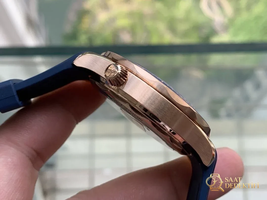 Omega VS yeni Seamaster 300 metre mavi kadran full rose gold 8800 mekanizmasının kusuru nerede? Başkaları fark eder mi? - Klips Kilidi ve Lazer Damgalar