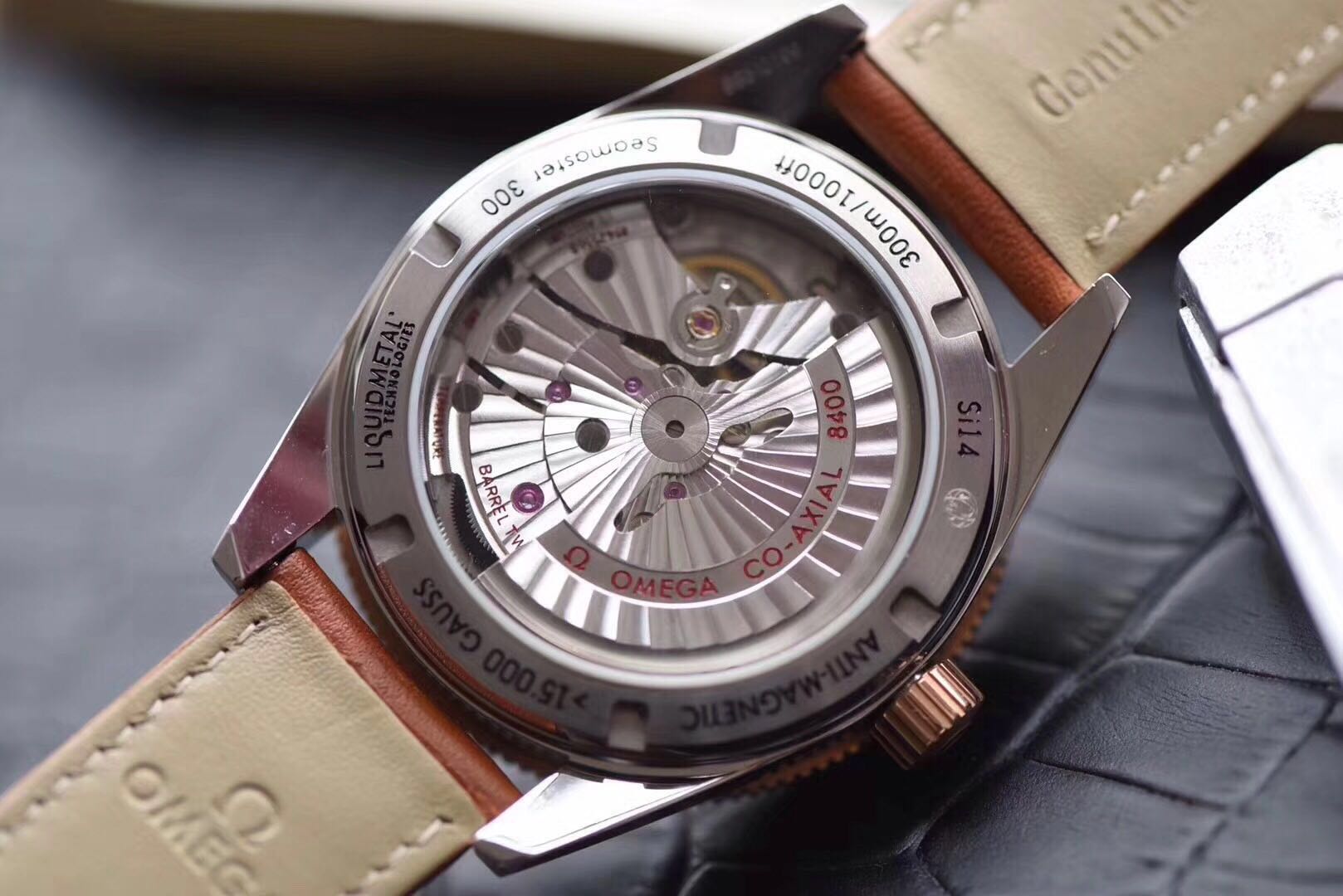 Citizen 8215'li Sahte Omega