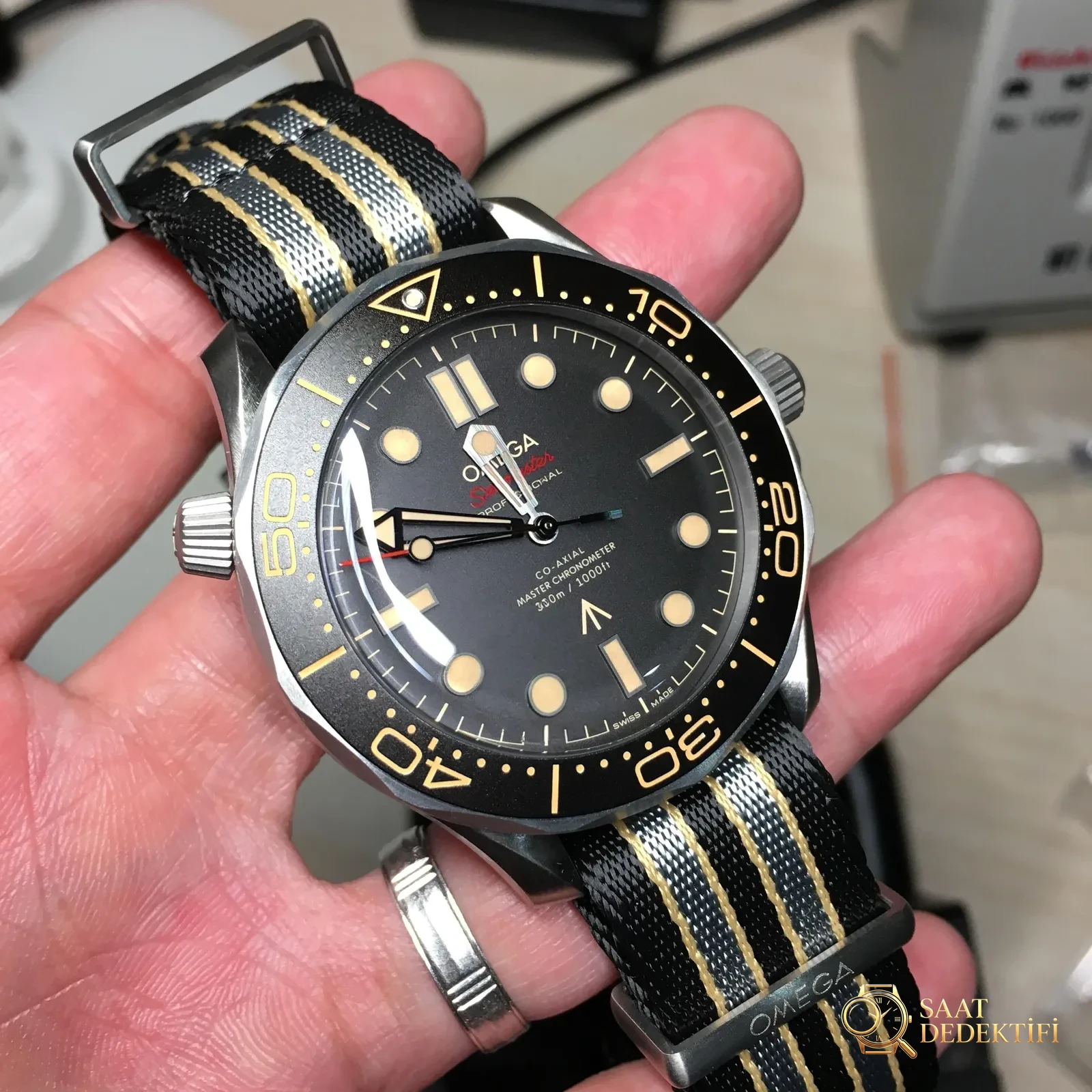 Replika Omega Seamaster No Time to Die Gerçek Titanyum