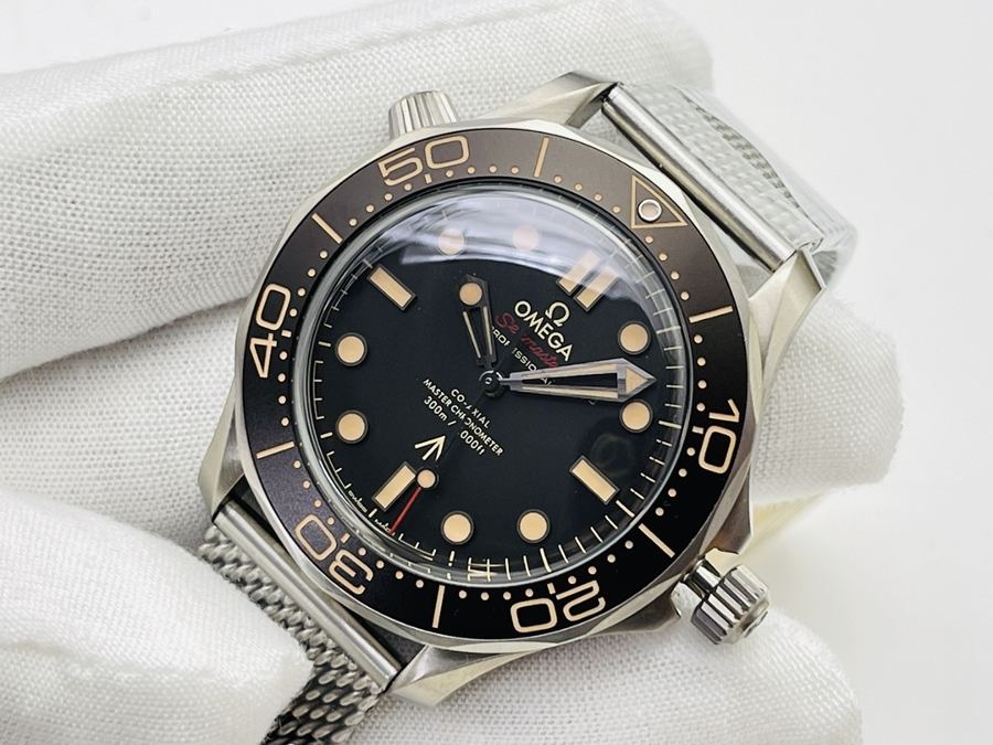 OR Factory Omega anodize alüminyum metal 007 filmi «No Time to Die» temalı saat — 1. fotoğraf