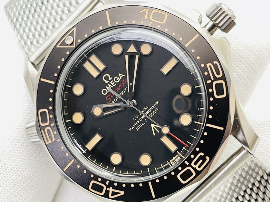 OR Factory Omega anodize alüminyum metal 007 filmi «No Time to Die» temalı saat — 2. fotoğraf
