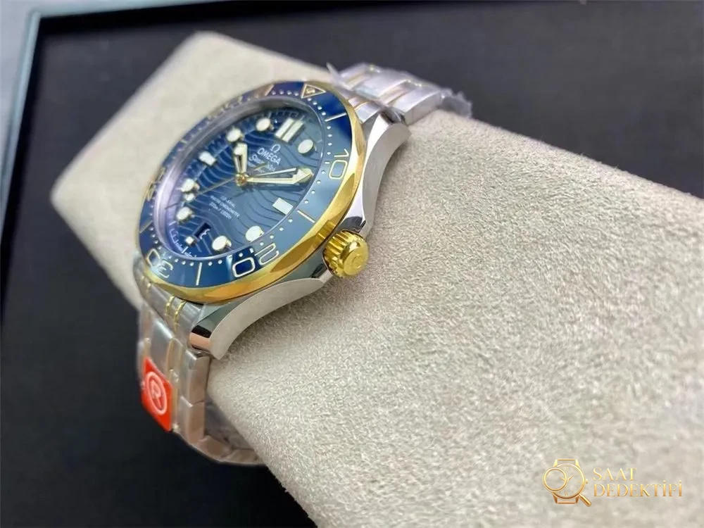 OR Factory Omega Seamaster 300 iki renkli altın-çelik mavi kadran 8800 tek parça mekanizma - Makro Kadran ve İndeks İşçiliği