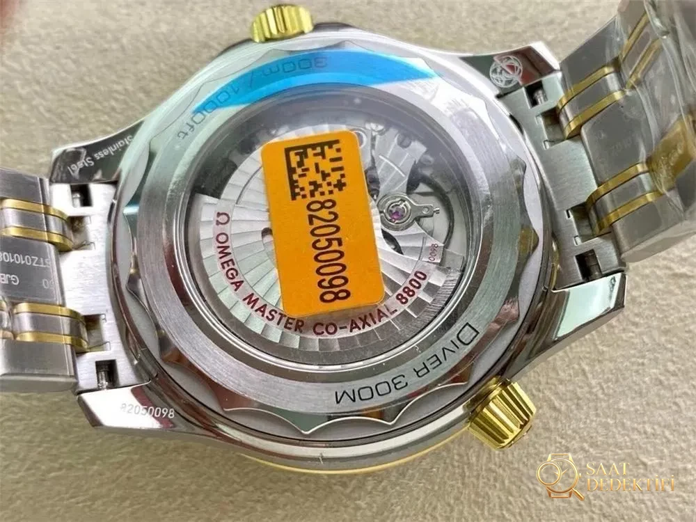 OR Factory Omega Seamaster 300 iki renkli altın-çelik mavi kadran 8800 tek parça mekanizma - Fosfor ve Super-LumiNova Gece Görünümü