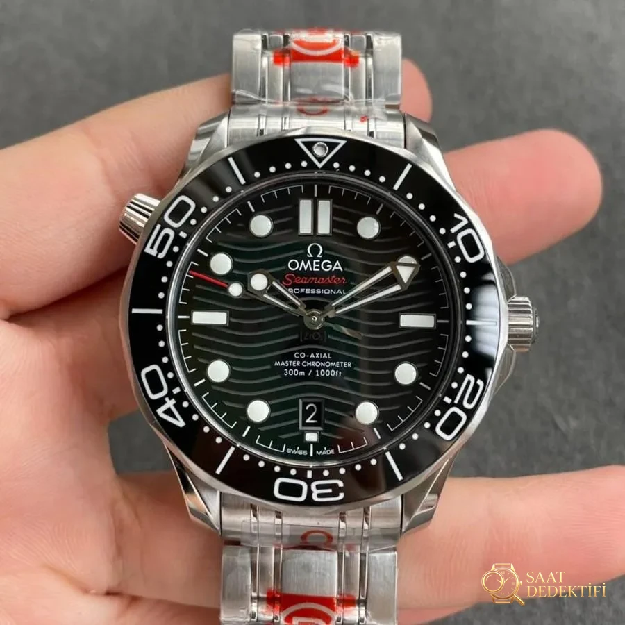 Or Factory Omega Seamaster 300 Ile vs Factory Karsilastirmasi Hangisi D... - Ön Görünüm ve Kasa Tasarımı