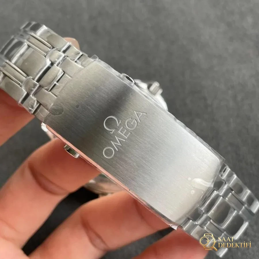 OR Factory Omega Seamaster 300 ile VS Factory karşılaştırması: Hangisi daha iyi? - Bilekte Duruş ve Kasa Orantısı
