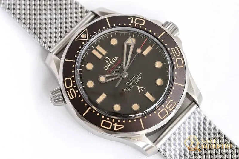 OR Factory Omega Seamaster 300 No Time to Die saat incelemesi - Kadran Detayı ve Bezel İşçiliği
