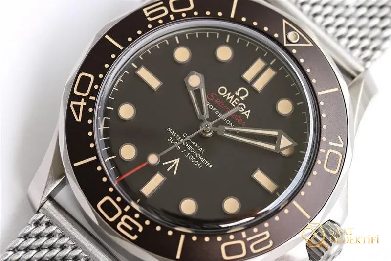 OR Factory Omega Seamaster 300 No Time to Die saat incelemesi - Kasa Profili ve Kurma Kolu İncelemesi