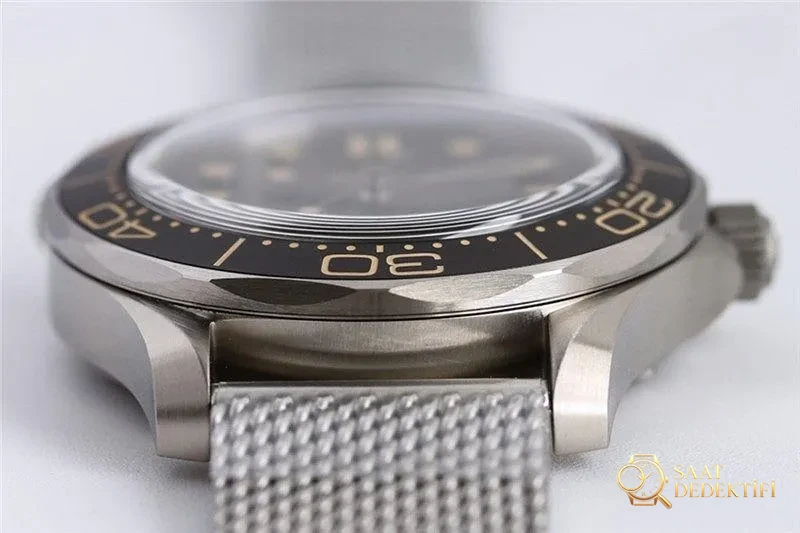 OR Factory Omega Seamaster 300 No Time to Die saat incelemesi - Bilezik, Toka ve Klips Mekanizması