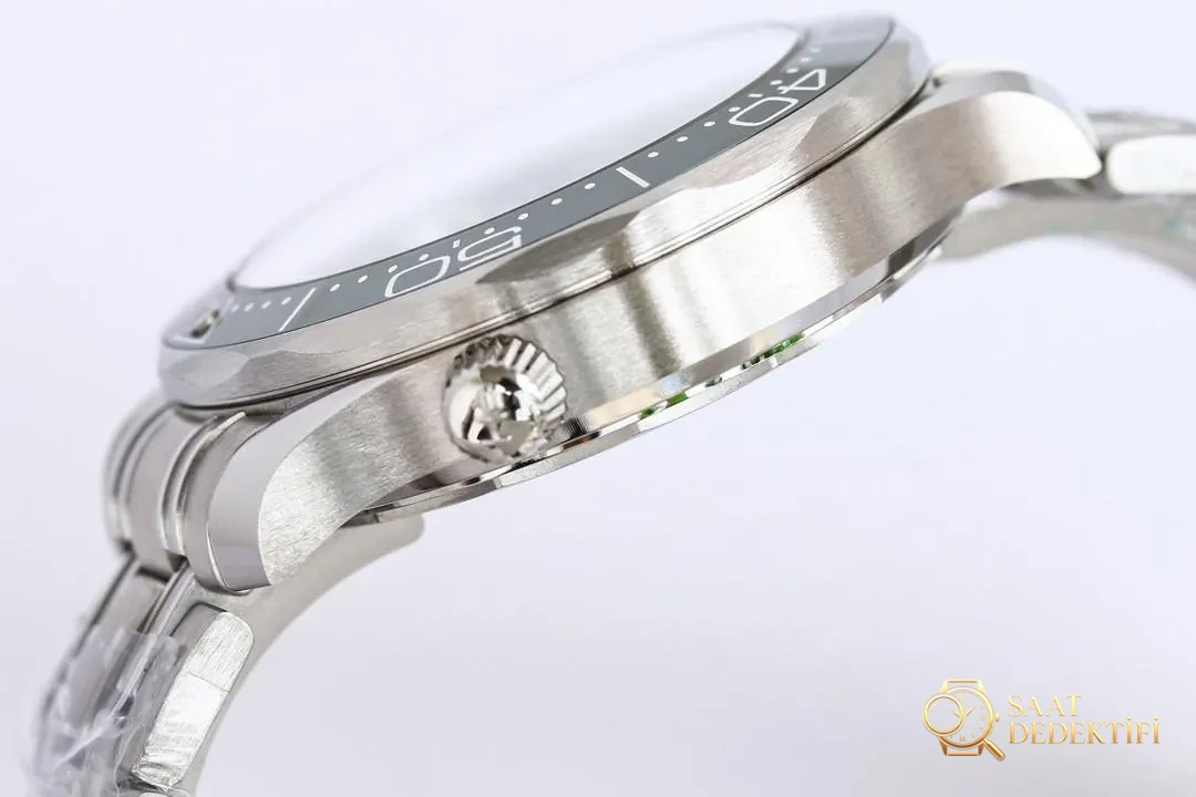 OR Factory Omega Seamaster 300 yeşil kadran – Yeşil Seamaster 300 kalitesi nasıl? - Klips Kilidi ve Lazer Damgalar