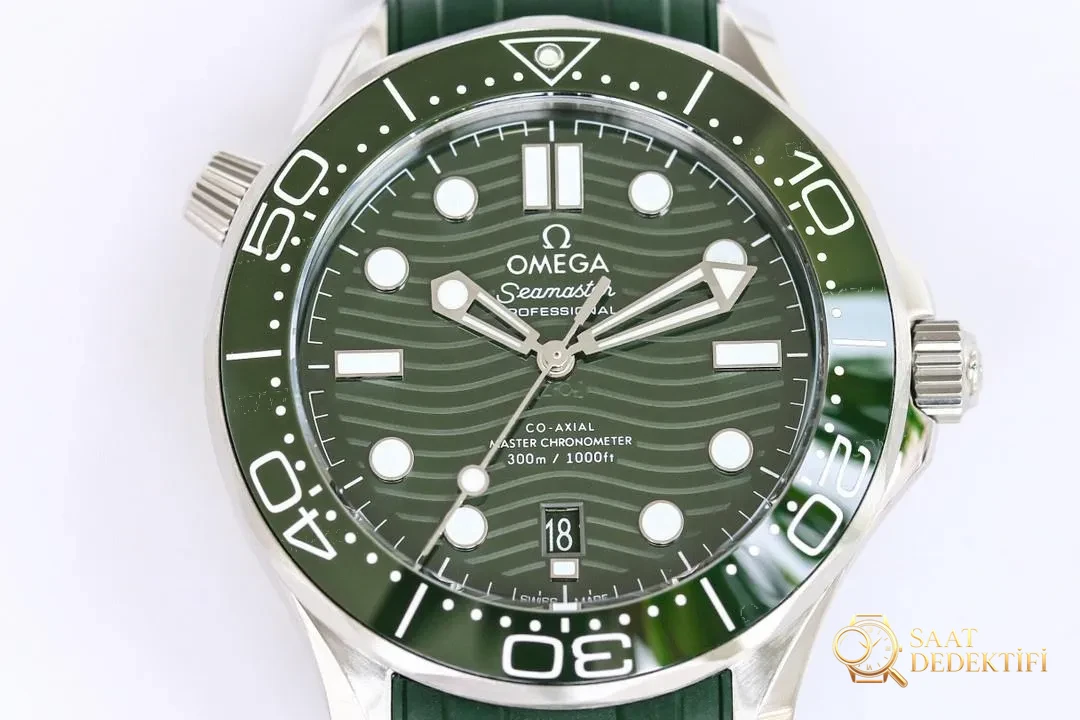 OR Factory Omega Seamaster 300 yeşil kadran – Yeşil Seamaster 300 kalitesi nasıl? - Mekanizma Zemberek ve Balans Detayı