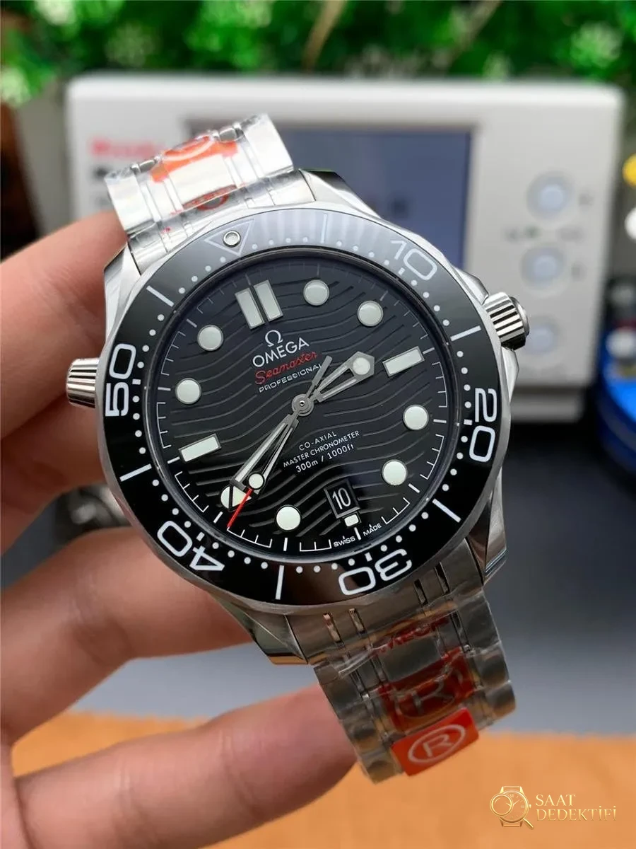OR Factory Omega Seamaster 300M karşılaştırması VS Factory - Kadran Detayı ve Bezel İşçiliği