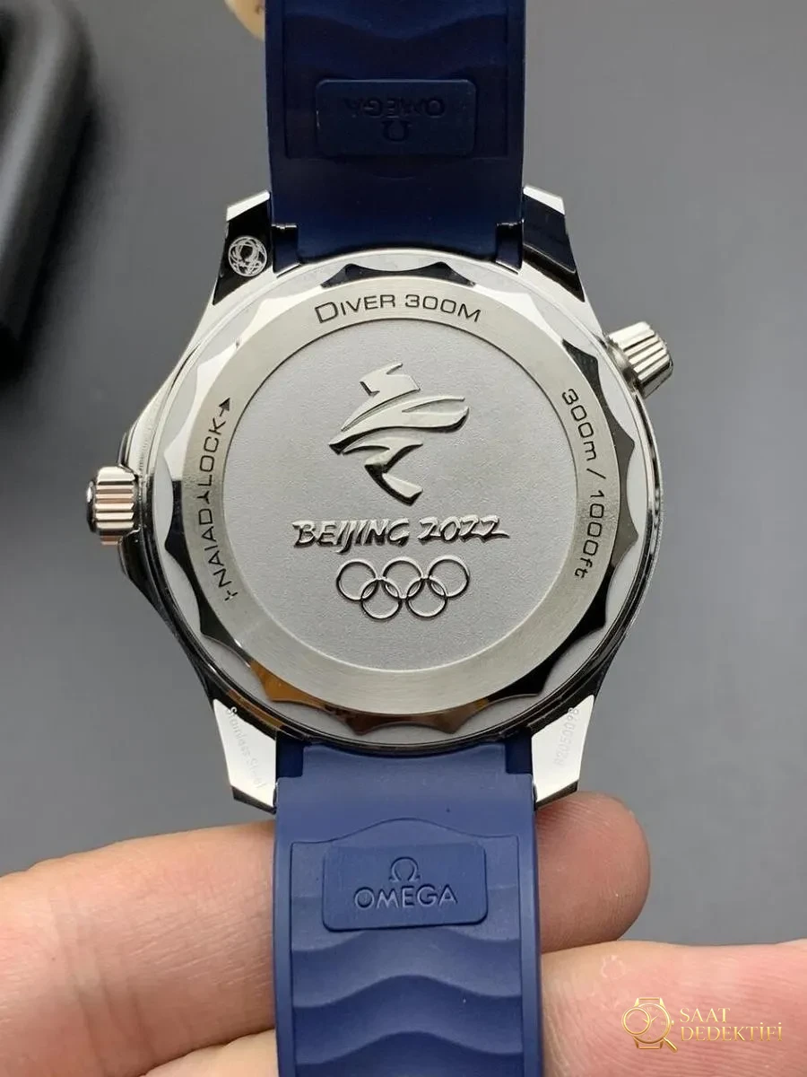 O Revisión de la edición especial de los Juegos Olímpicos de Invierno de Beijing 2022 del Omega Seamaster de fábrica: perfil lateral y enlace de banda