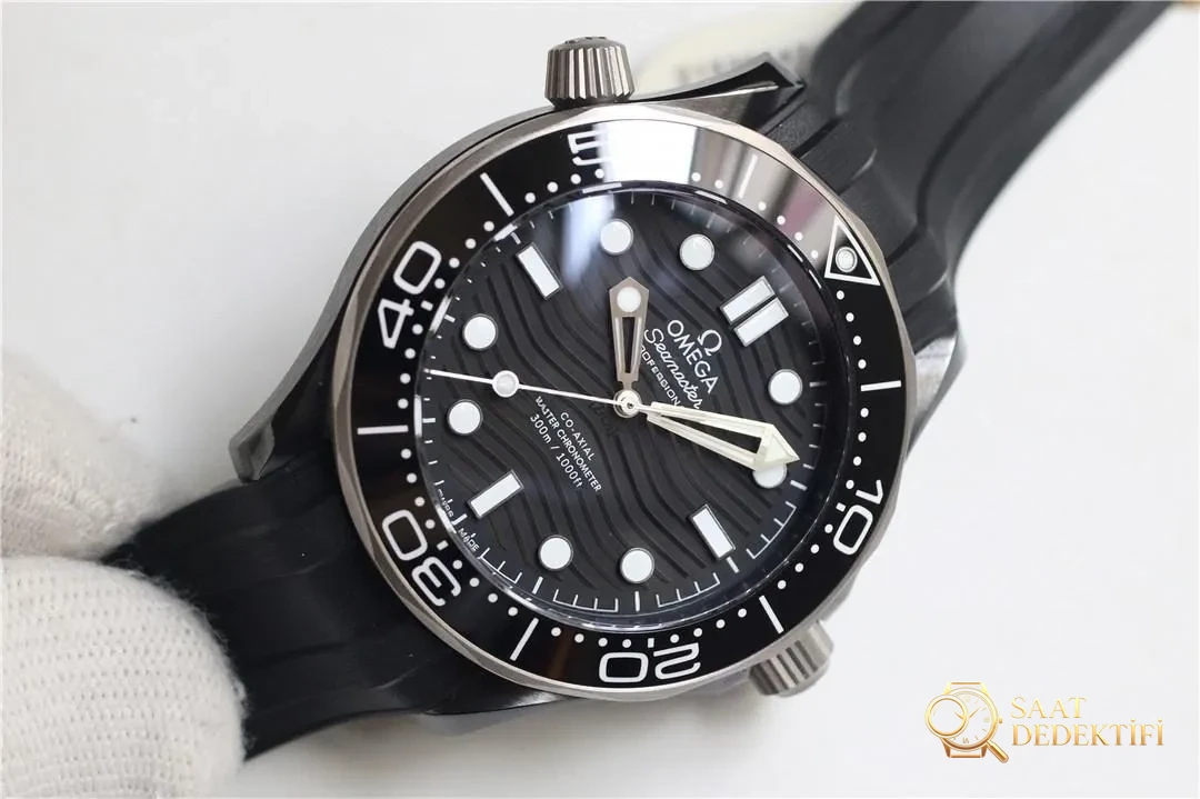 OR Factory Omega Seramik Titanyum Seamaster 300, gerçeğinden ayırt edilemez mi? - Bilekte Duruş ve Kasa Orantısı