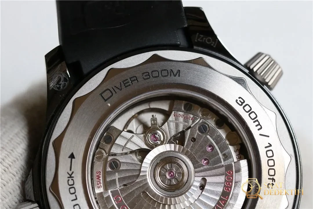 OR Factory Omega Seramik Titanyum Seamaster 300, gerçeğinden ayırt edilemez mi? - Toka İçi Mikro Ayar Mekanizması